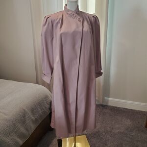 UZZI Vintage Trench Coat Pink Mauve Classic Chic One Button Size 16.5 Hong Kong